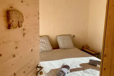 Image de Chambre d'hôtes double avec vue jardin et montagne