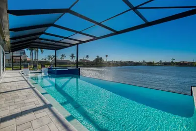 Image de Villa Stingray – Heated Pool & Spa | Lake View | Boat Rental + Tours Voucher Incl.