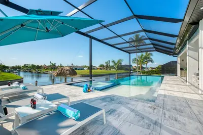 Image de Villa Sunset Beach – Heated Pool & Spa | Gulf Access | Boat Rental + Tours Voucher Incl.