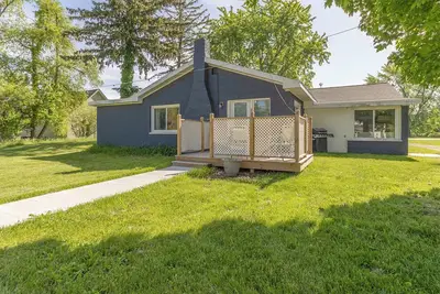 Hickory Cottage: Cozy 2-Bedroom in Douglas, Mi, close to beaches, downtown, antiques and more! *