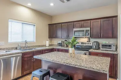 Gated Quiet and Cozy North Phoenix Quality Home