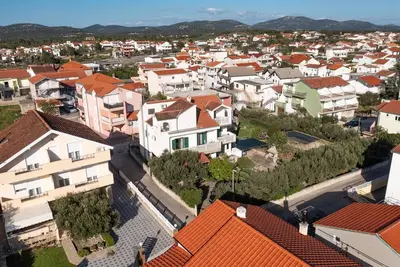Image de Appartement de deux chambres avec le balcon et la vue sur le mer Pirovac, Sibenik (A-22567-b)