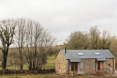 Lower Walreddon Barn, pet friendly, with open fire in Tavistock