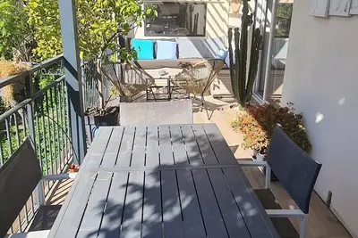 Image de Superbe appartement, terrasse calme et vue sur Nd de la Garde, 7mn vieux port