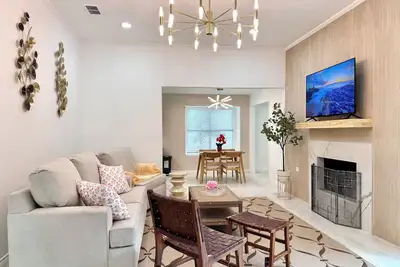 Image de Lewisville Retreat: Pool, Arcade, Sleeps 10