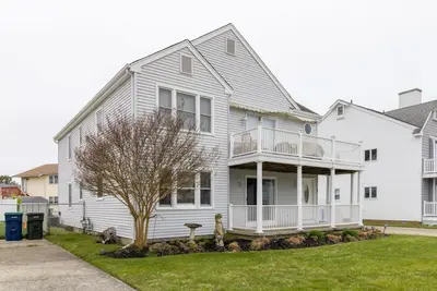 Image de Cozy 3br Duplex - Steps from the Shore