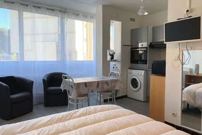 Image de Studio cosy proche des thermes et de l'étang de Thau avec Wi-Fi et parc verdoyant