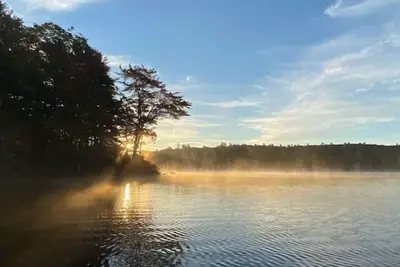 Image de Water's Edge Private Dock Kayak, Swim & Fish