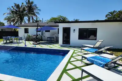 Image de Heated Pool House 3 bedrooms, Bbq Grill, 4 min Beach & Delray, Basketball