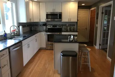 Image de Entire 3 Bedroom House with Large Fenced in Backyard and Hot Tub