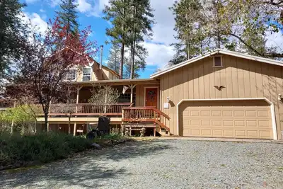 Image de Large Home @ Yosemite Gateway!
