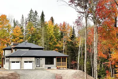 Image de 3000sqf 7Beds Private  Retreat Modern Cottage Ac Fibre Wifi Muskoka Algonquin