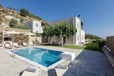 Image de Elegant Crete Villa | Villa Royce | 3 Bedrooms | Private Pool | Amazing Views of the Cretan sea | Agia Triada
