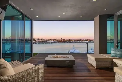 Image de Newports #1 Penthouse | Lido | Spa | 360* Views