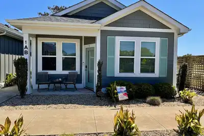 New Oceanside Corolla Condo, Pool, No Stairs