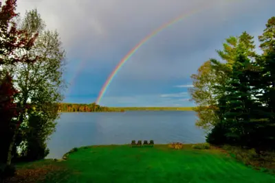 Image de Spacious 4-season Cathance Lakefront Cottage, 25 minutes from Canadian Border