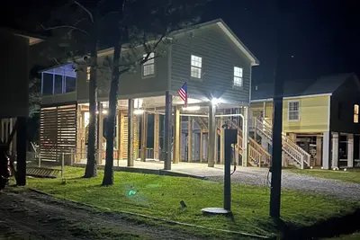 Image de Bay Breeze Bliss~ Hot Tub, Bar & Canal~ 5mi To Beach!