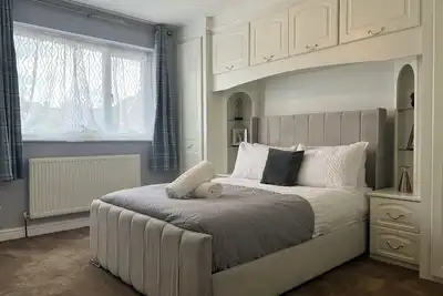 Image de Luxe 5 Bed Bungalow In Snodland, Medway. Kent\n10 Cooper Road, Kent, Me6 5jh, Uk.