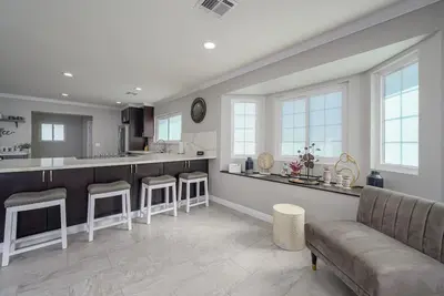 Image de 4 Bdr Modern Home in Bullhead City