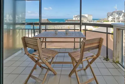 Image de Appartement 'Appartement Vue Mer 20m De La Plage' avec Terrasse Privée