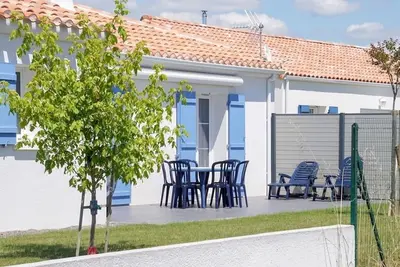 Image de Maison de vacances 'Maison De Vacances Proche Littoral' avec terrasse privée, jardin privé et Wi-Fi