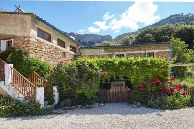 Image de Maison de vacances 'El Soto' avec vue sur les montagnes, piscine privée et Wi-Fi