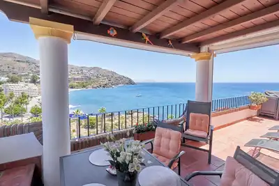 Image de Appartement 'Ap Tesorillo Primera Línea De Playa' avec vue sur la mer, Wi-Fi et climatisation