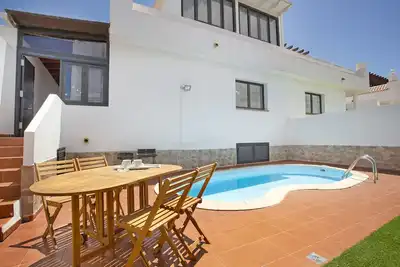 Image de Maison de vacances 'Lin House' avec piscine privée, terrasse privée et Wi-Fi