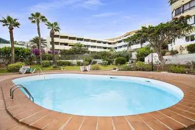 Image de Appartement de vacances 'Playa Del Pirata Ikigai' avec piscine partagée, Wi-Fi et climatisation