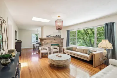 Image de Charming Atlanta gem, minutes from Mercedes Benz Stadium and State Farm Arena