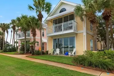 Image de Dancing Dolphin! A walk to the beach! Unit A