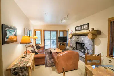Image de Luxury Slopeside Accommodation in Whistler's Creekside