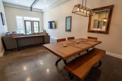 Image de Downtown Urban Retreat~ 6 Beds ~Perfect for Groups