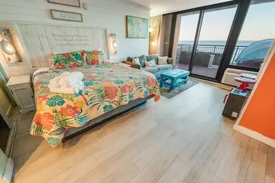 Image de Honeymoon Suite at Caravelle Resort, Terrace!