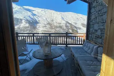 Image de Luxueux chalet familial pied des pistes Les Ménuires