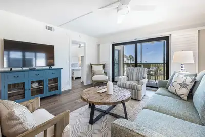 Image de Sandpiper Beach 403, 2 Bedroom, Recently Remodeled Unit with Gulf Views
