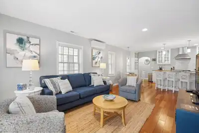 Image de La Maison on Main with views of the Harbor Point and a Private Courtyard!