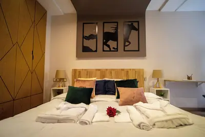 Image de Appartement Confortable et Élégant Avec lit King Size au Cœur de Belvédère