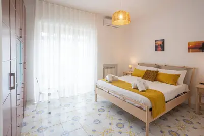 Image de Gorgeous apartment in Sorrento within walking distance of the center