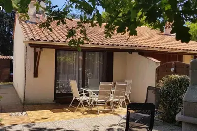 Image de Petite Maison T3 A 150 M De La Plage Et A 1km Du Centre