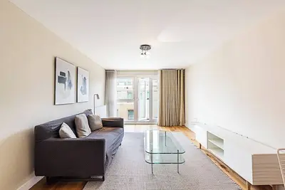 Image de Appartement moderne avec balcon