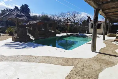 Image de 6 bedrooms, swimming pool, quiet, fully equipped, \nair-condit. 15 mins sea/Spain