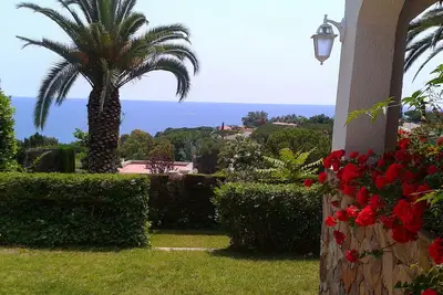 Chalet en la Costa Brava a Diez Minutos a pie de la Playa