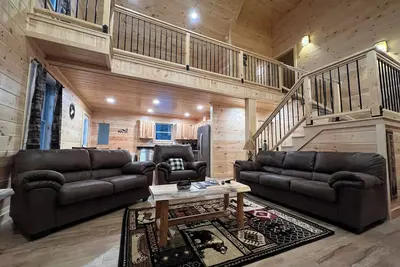 Image de Cozy cabin with direct snowmobile and atv trail access!