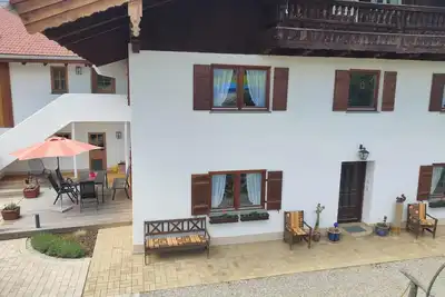Image de Neu Saniertes Ferienhaus Umgeben von Malerischen Wiesen