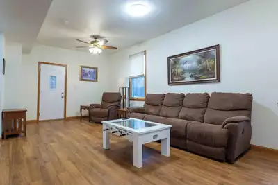 Image de Centrally located in family friendly neighborhood with off street parking.