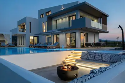 Image de Exclusive Crete Villa | 4 Bedrooms | Villa Blue | Lavish Interiors | Infinity Pool | Incredible Sea Views | Terrace with Bbq | Gym | Rethymno
