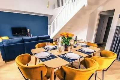 Image de Élégant Duplex en Centre-Ville