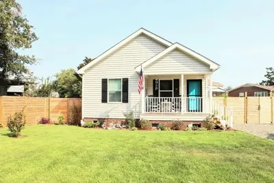Image de New build home in quiet neighborhood, just a few blocks from beach & boardwalk!