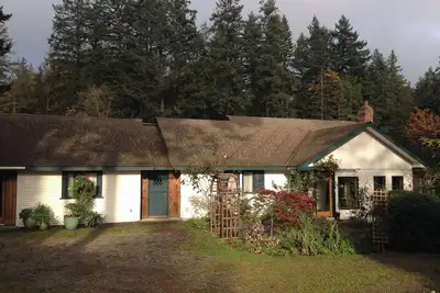 Image de Charming 2 bedroom cottage for rent July & August near Ganges. 3 night minimum.